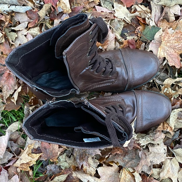 🟢5/$25 Brown boots - Picture 15 of 16